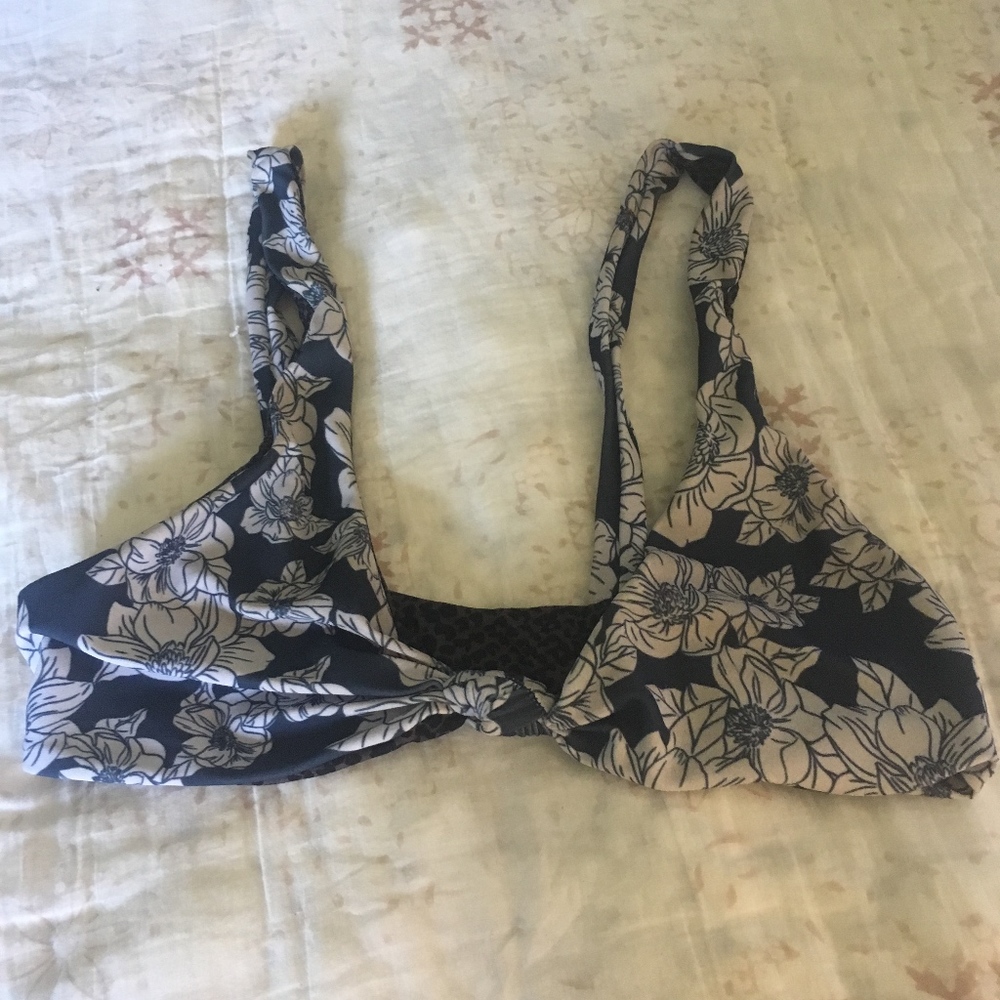 Acacia Blue Magnolia Spain Top